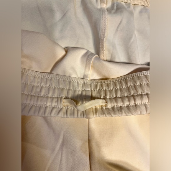 Old Navy High Rise Yellow Shorts - Picture 5 of 6